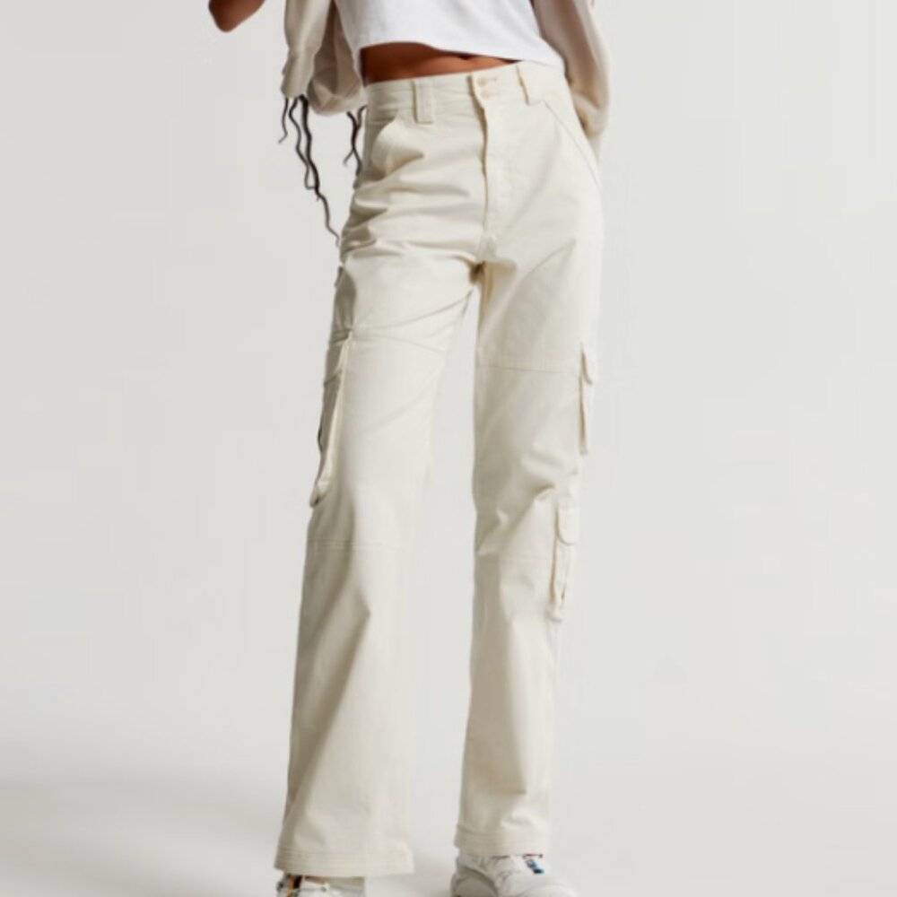 NWT Abercrombie & Fitch Relaxed Cargo Pants - Cream Size 31 Short